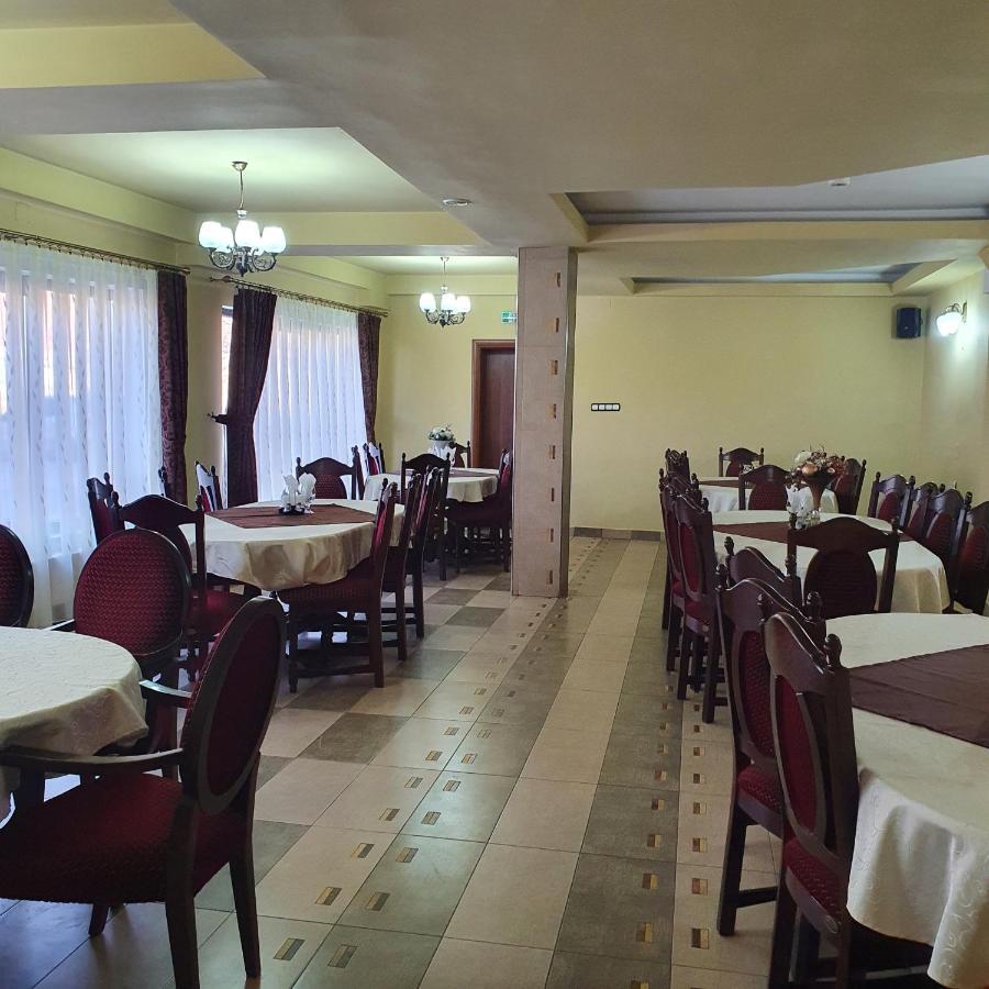 Pensiunea Mirela Pestera Ursilor Chişcău エクステリア 写真