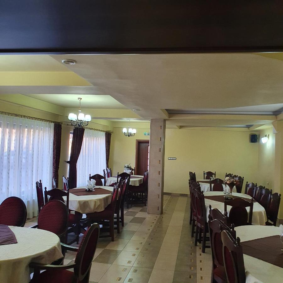 Pensiunea Mirela Pestera Ursilor Chişcău エクステリア 写真