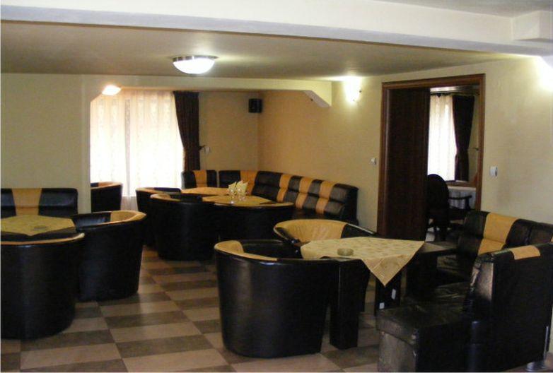 Pensiunea Mirela Pestera Ursilor Chişcău エクステリア 写真